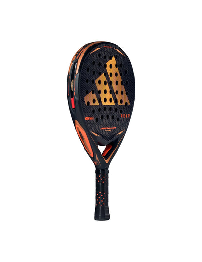Intelligent Balance System van Adidas Arrow Hit CTRL