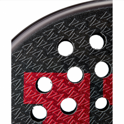 Detail van het racketblad met SpinEffect-technologie van de Wilson Bela Pro V3.0